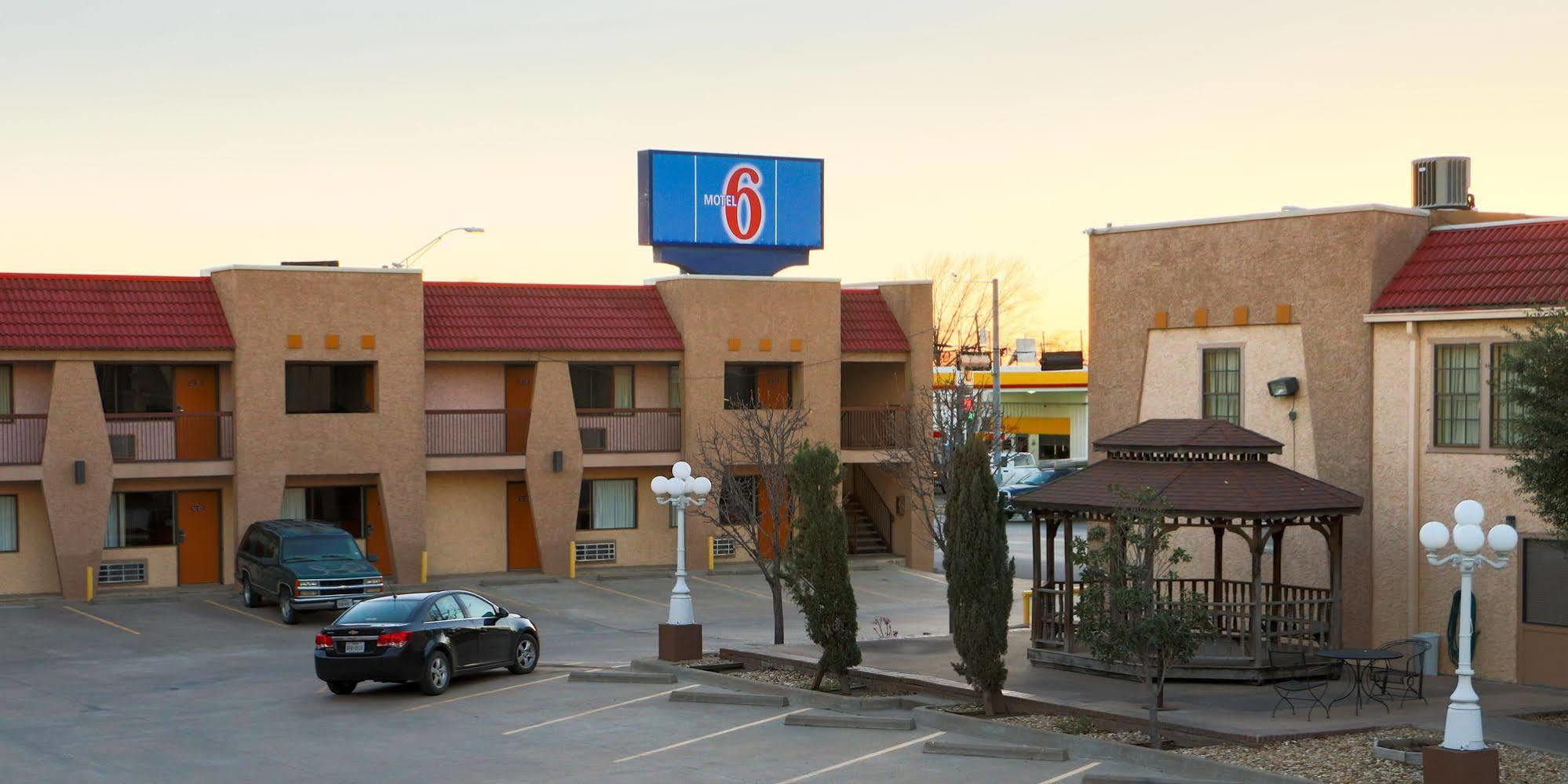 Oyo Hotel Groesbeck Esterno foto